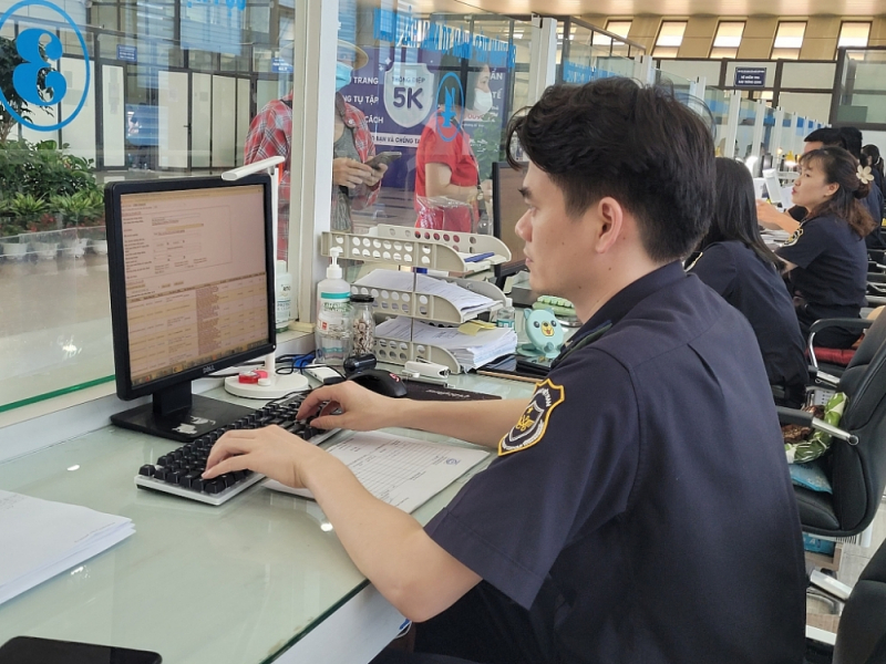 Xuất nhập khẩu bứt tốc, ngân sách tăng thu gần tỷ USD -0