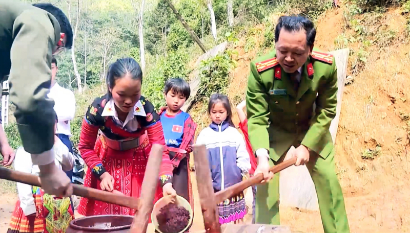 Ngày hội “Vì bình yên bản làng” – Lực lượng báo chí, truyền thông CAND hướng về cơ sở -0