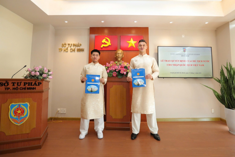 Hai cầu thủ Việt kiều Khoa Ngô và Lê Giang Patrik nhận quốc tịch Việt Nam -1
