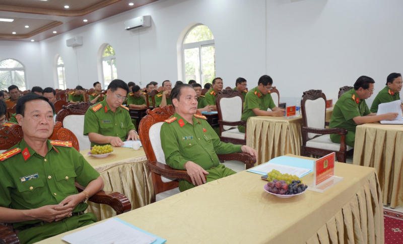 Trang bị hành trang pháp luật cho người hoàn lương -0