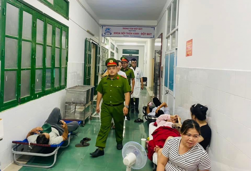 “Tổ tuần tra thanh niên” góp phần giữ gìn an ninh, trật tự Cố đô Huế về đêm -0