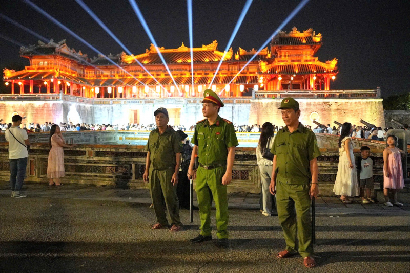 Công an TP Huế tăng cường đảm bảo an ninh trật tự địa bàn trong mùa cao điểm du lịch -0