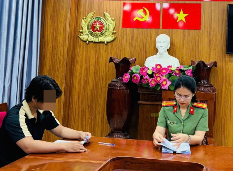 Mua bán trái phép tài khoản ngân hàng, 7 cá nhân bị xử phạt 370 triệu đồng -1