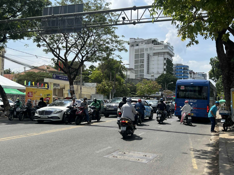 TP Hồ Chí Minh triển khai hàng loạt giải pháp kéo giảm ùn tắc giao thông -0