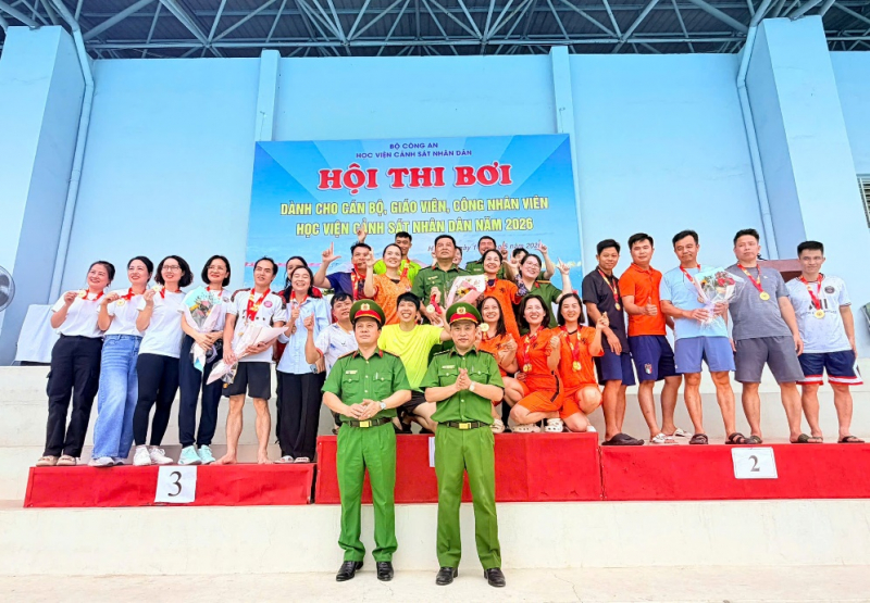 Sôi nổi Hội thi bơi dành cho cán bộ, giảng viên, công nhân viên Học viện CSND năm 2026 -1
