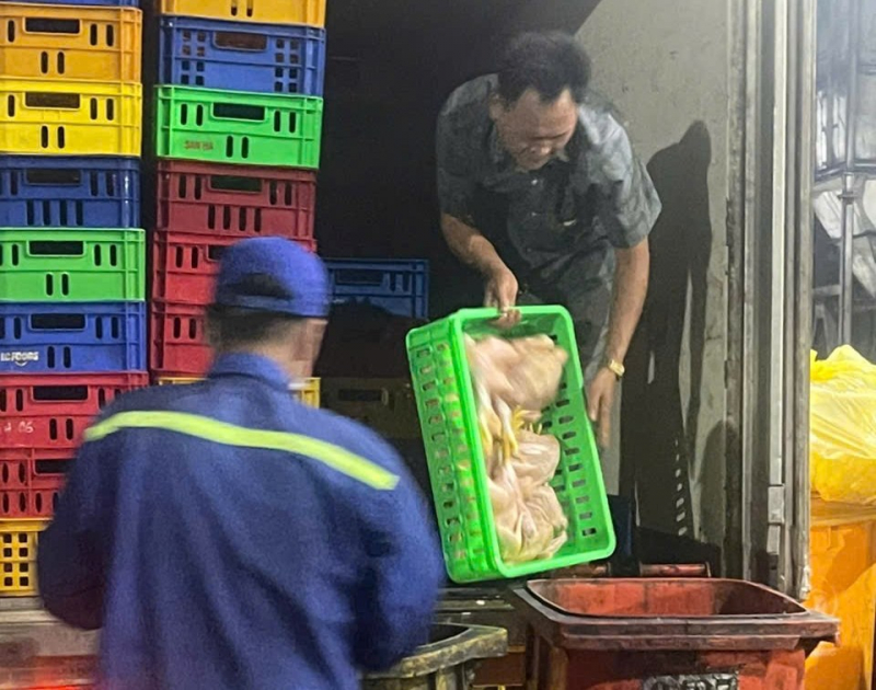 TP Hồ Chí Minh: Liên tiếp phát hiện, tiêu hủy hàng tấn sản phẩm động vật không rõ nguồn gốc -0