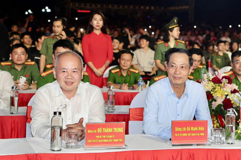 Sôi động Gala “Tổ quốc bình yên – Hải Phòng rực sáng” -0