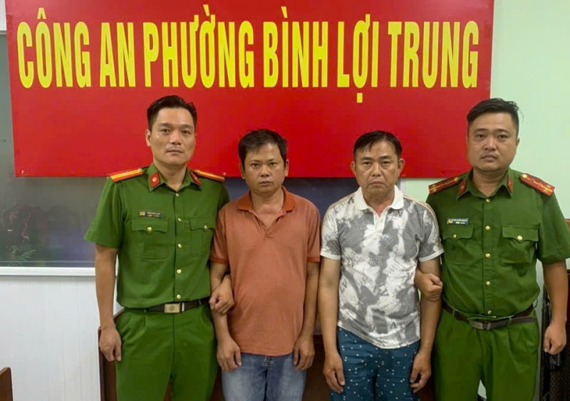 Xác minh, xử lý vụ hai tài xế rượt đuổi, ẩu đả giữa đường  -0