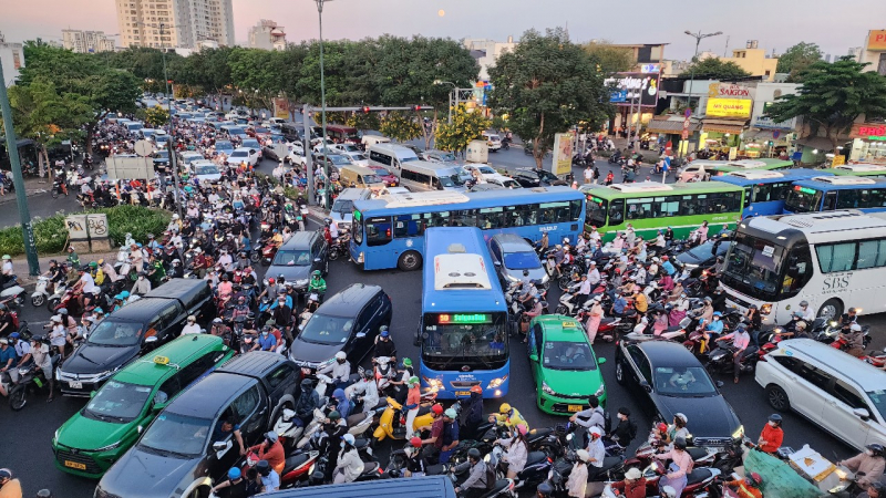 Tập trung xây dựng hạ tầng giao thông để giảm kẹt xe cho khu vực nội thành TP Hồ Chí Minh -0