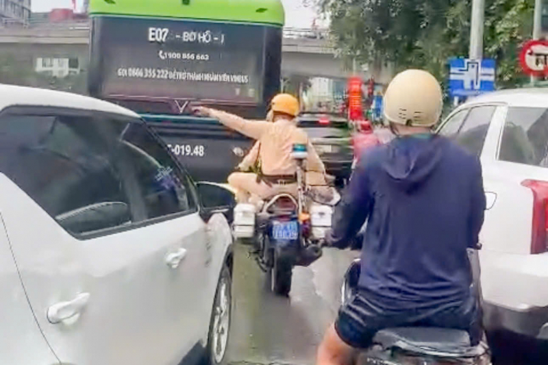 CSGT Hà Nội: Khi thực thi nhiệm vụ cũng là lan tỏa giá trị nhân văn -0