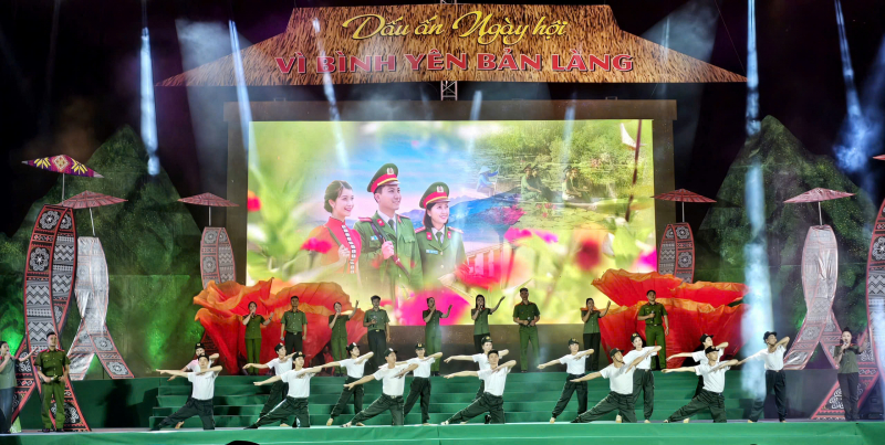 “Vì bình yên bản làng” sẽ được lan tỏa, trở thành điểm sáng trong công tác dân vận, tuyên truyền của lực lượng Công an -0