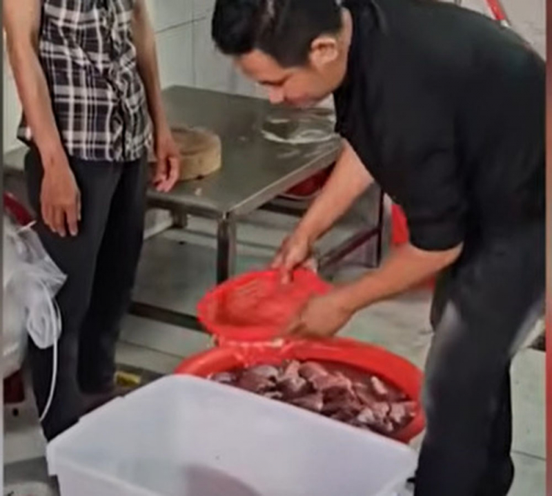 Nỗi lo thực phẩm bẩn bủa vây bữa ăn -2