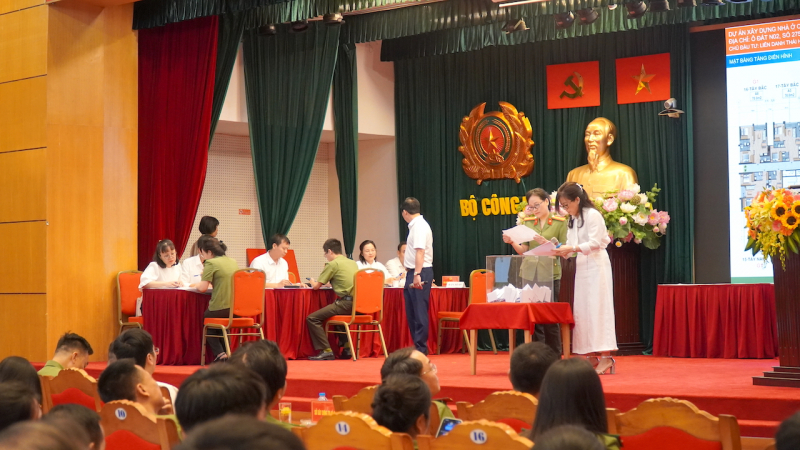 Công khai, minh bạch trong ngày bốc thăm nhà ở xã hội dành cho lực lượng CAND -0