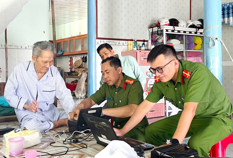Công an Cà Mau đẩy nhanh tiến độ chuyển đổi số -0