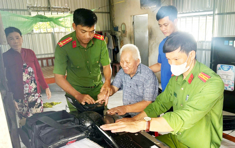 Công an Cà Mau đẩy nhanh tiến độ chuyển đổi số -0