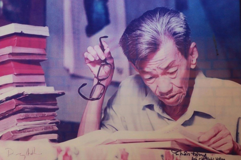Nghề cầm bút là lúc nào cũng viết -0